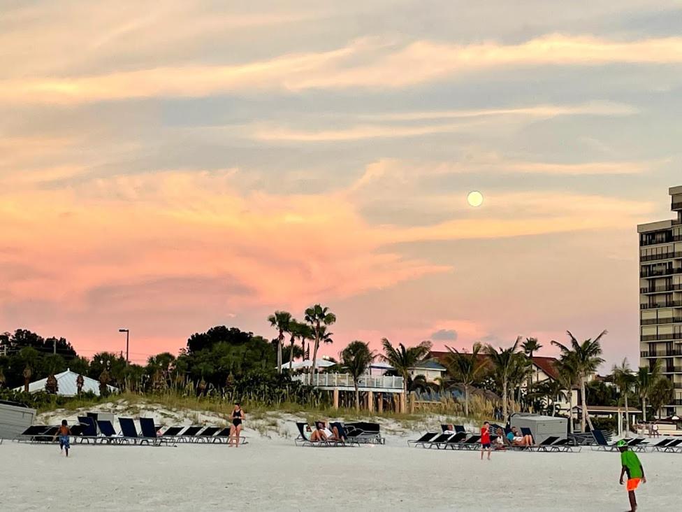 Beachfront Condo Ocean View St. Pete Beach Exterior photo